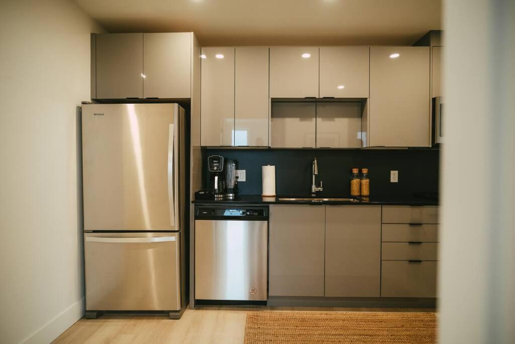 Chic Cozy Retreat - 2Br - Stunning North End Views Lägenhet Halifax Exteriör bild