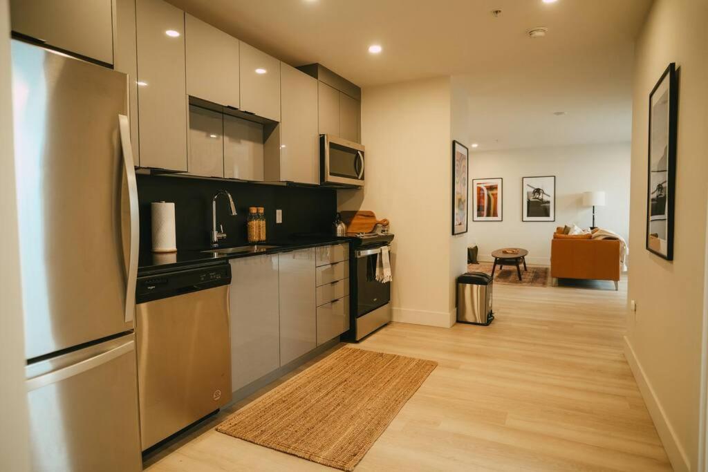 Chic Cozy Retreat - 2Br - Stunning North End Views Lägenhet Halifax Exteriör bild
